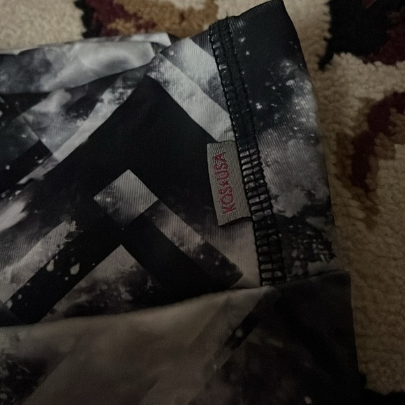 Spacey 3/4 long Leggings - Picture 3 of 4